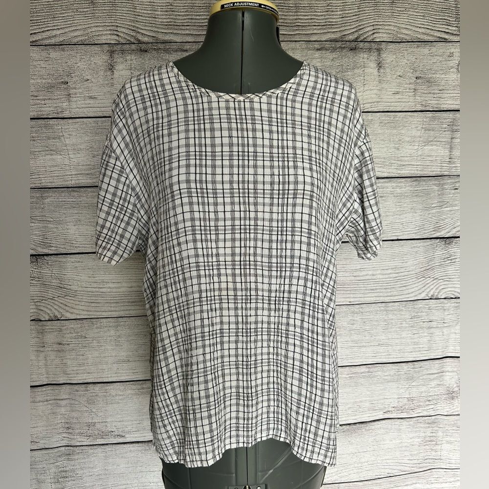 Flax black and white plaid flowy tee size small